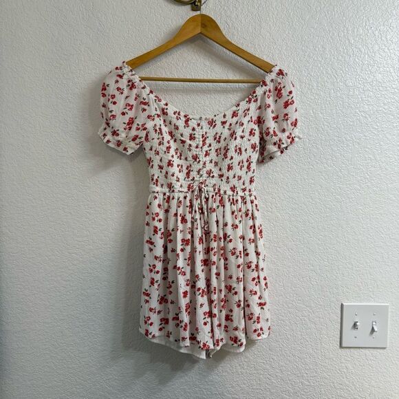 Hollister Women's White and Red Floral Playsuit-Romper Size Small - Picture 1 of 3